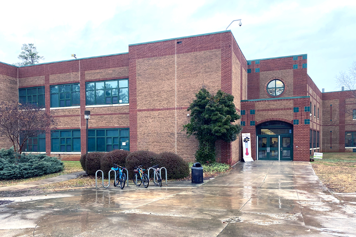 Photo of exterior of Chapel Hill High School